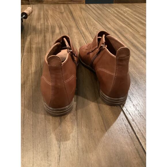 Miz Mooz Dewdrop Leather Sandals - Picture 5 of 10